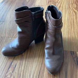 Brown Ankle boots, size 6M, only worn 3 times Reasonable offers welcome!